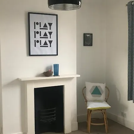 Cozy, Contemporary Victorian Terrace, Bristol *